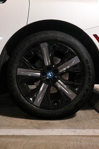 BMW_iX-1-2