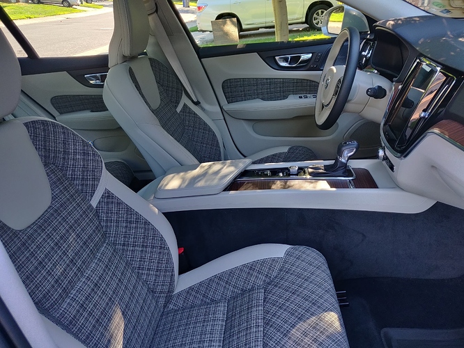 V60 interior