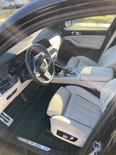 X5 interior side USE