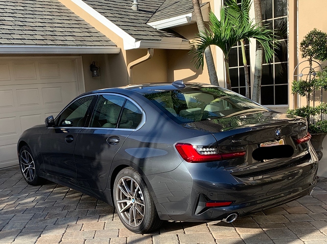 BMW3301