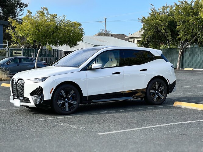 BMW_iX-1-3