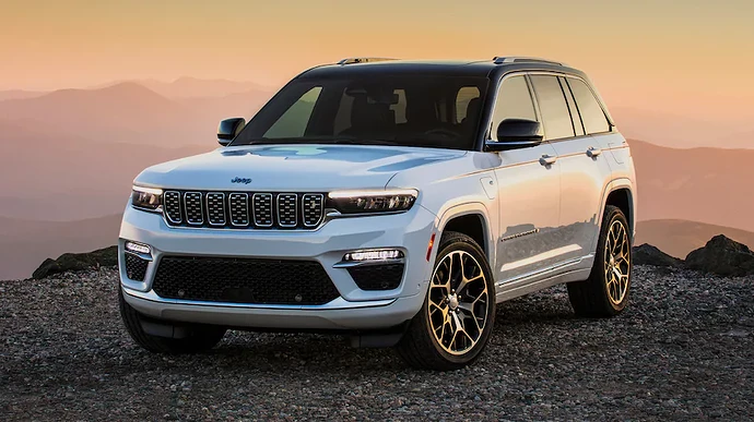 2023-Jeep-Grand-Cherokee-4xe-Summit-Reserve-3